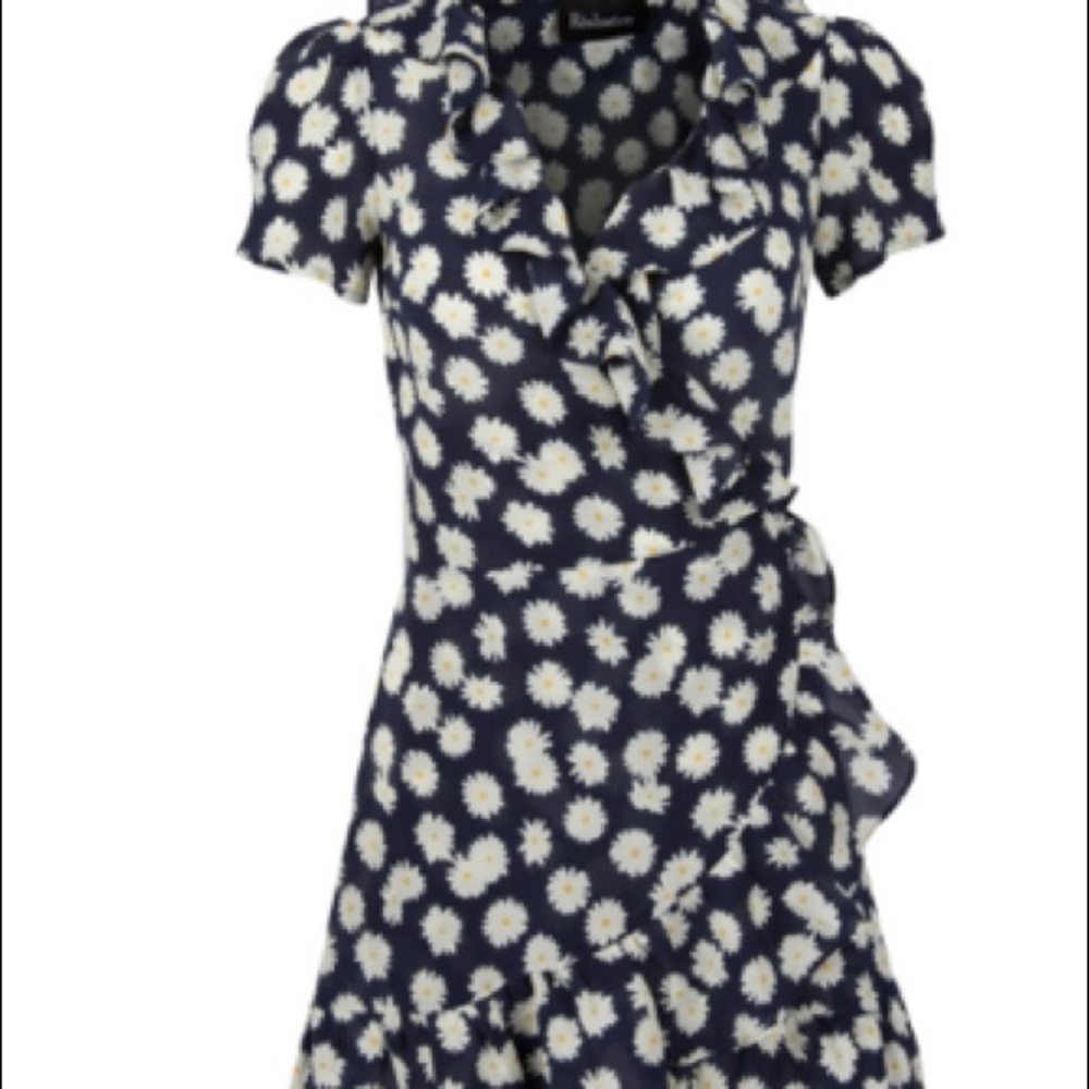 Gorgeous and sophisticated dress!